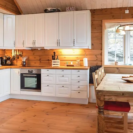 Дом отдыха Beautiful In Vik I Sogn W/ 4 Bedrooms *